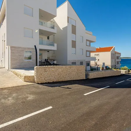 Dolphin View With A Pool By The * Mandre