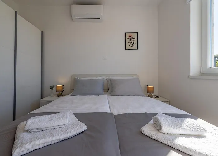 Apartamento Dolphin View With A Pool By The *