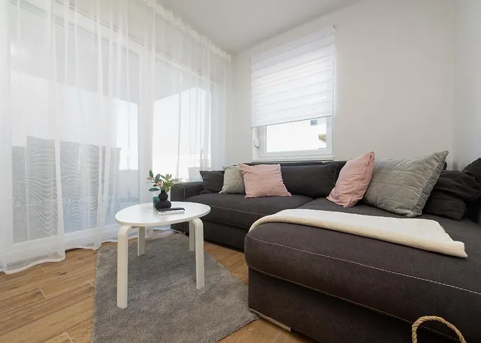 Dolphin View With A Pool By The Mandre