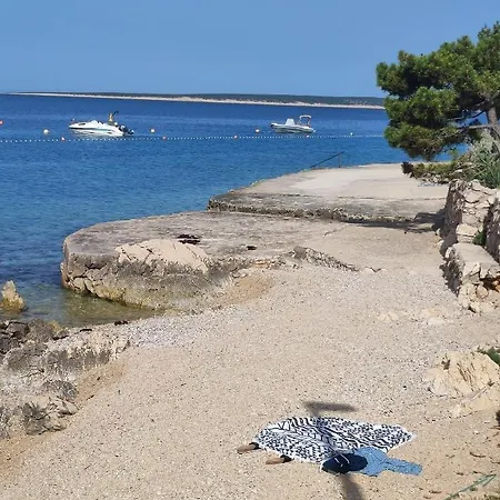 Dolphin View With A Pool By The 曼德雷