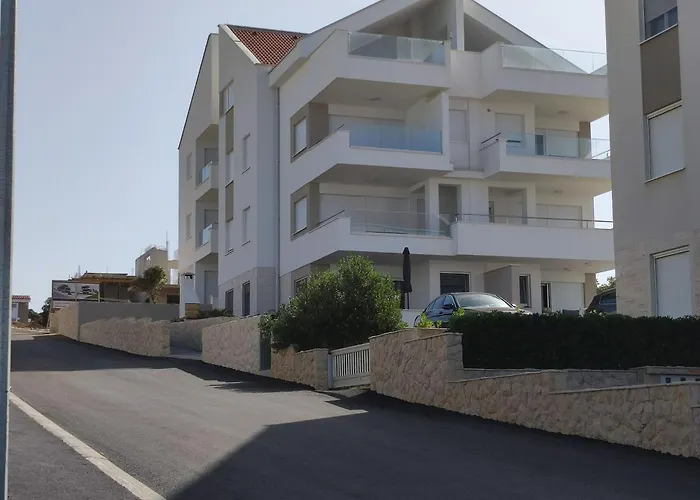 Dolphin View With A Pool By The Appartement *