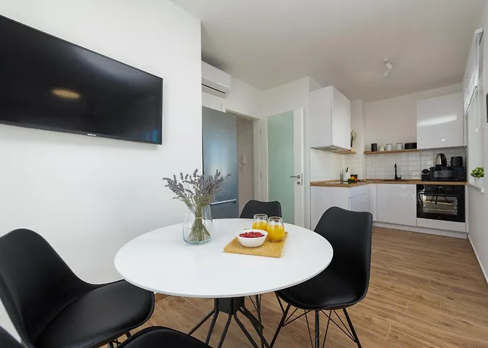 Appartement Dolphin View With A Pool By The